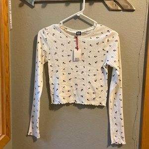 BDG urban outfitters long sleeve slightly cropped T-shirts